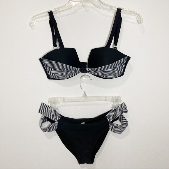 Black Bikini White Stripe Details Gathered Molded Cups Adjustable Straps NWOT - Picture 1 of 11